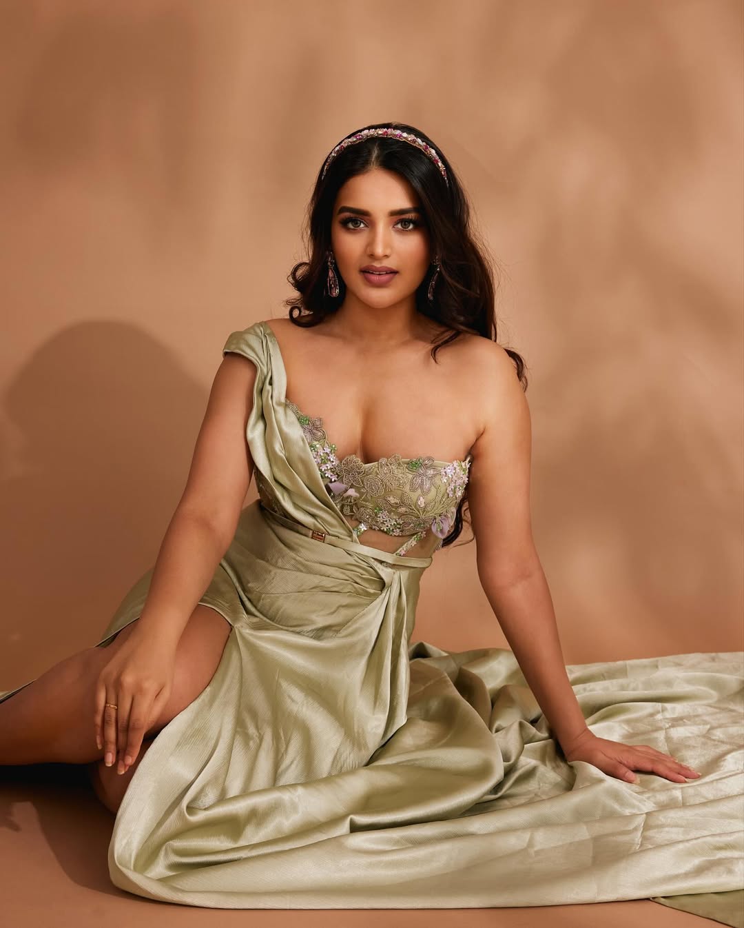 Nidhi Agarwal latest pics