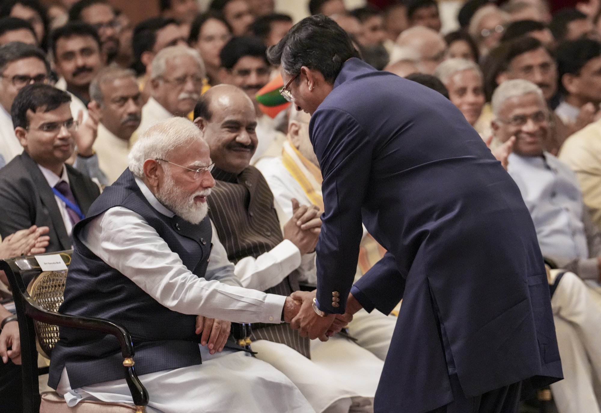 R Madhavan meets Narendra Modi