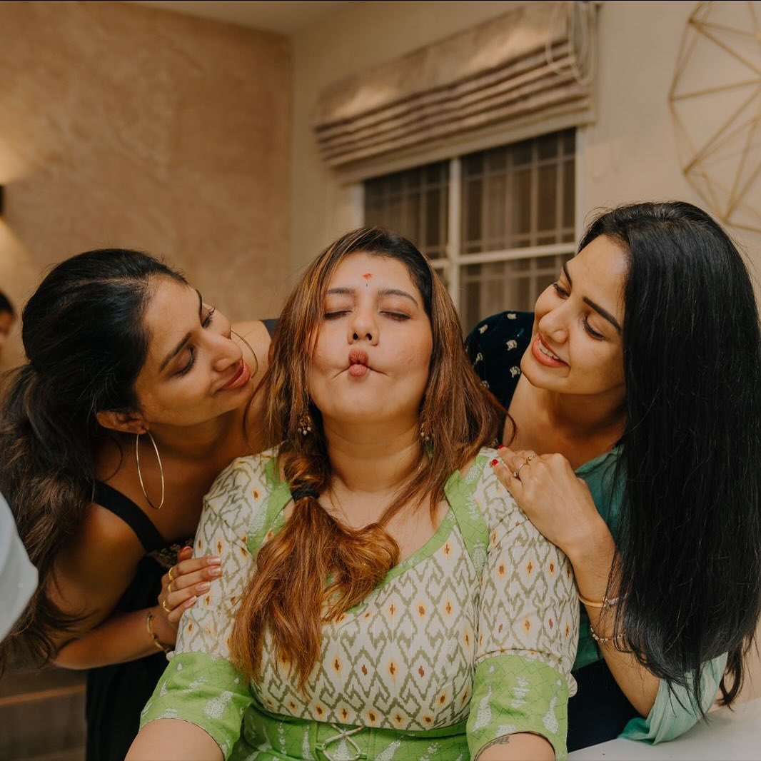 Priyanka Deshpande brother daughter birthday pics