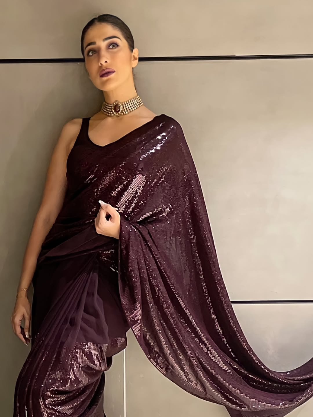 A Sequined Look That Commands Attention