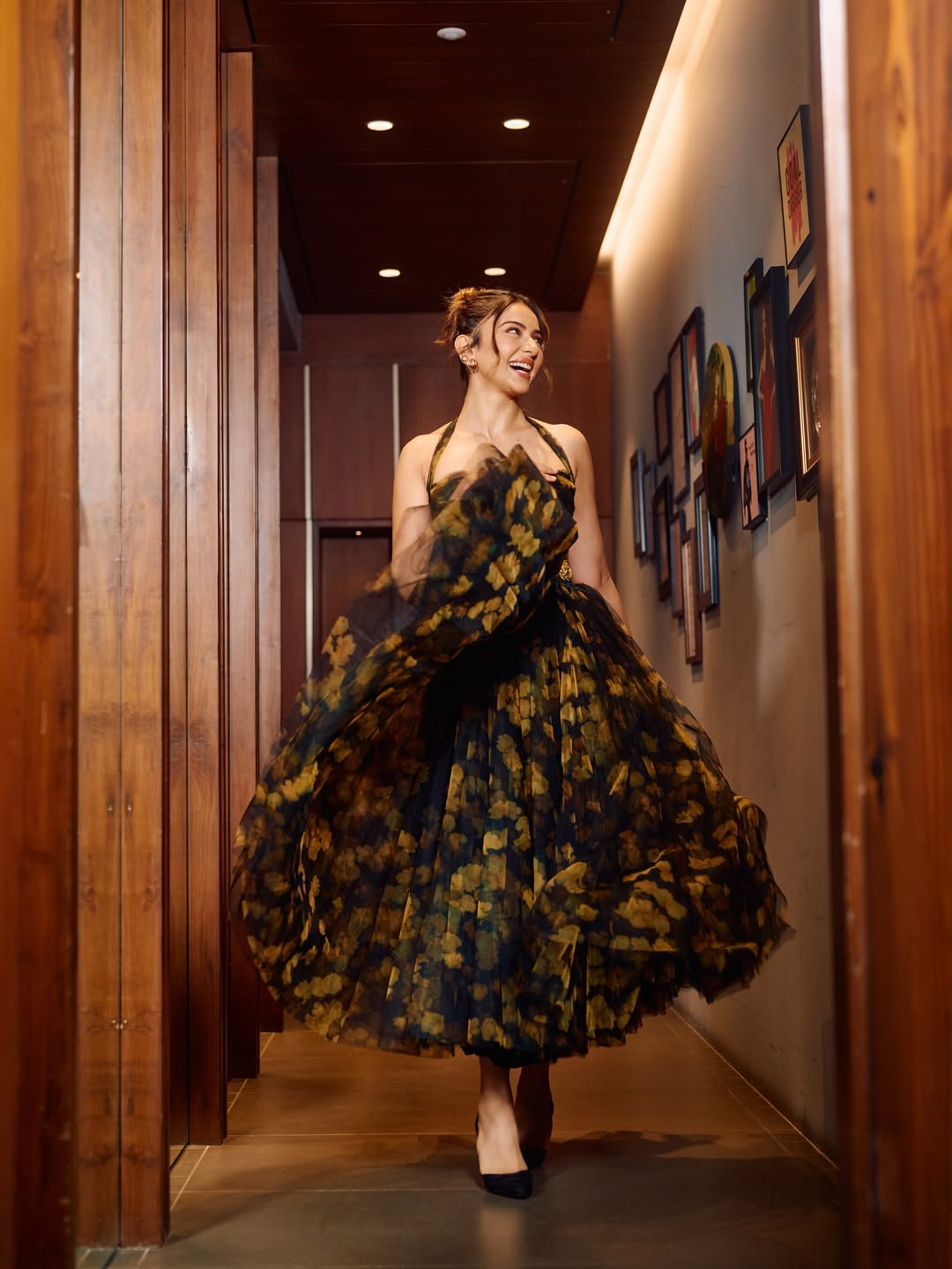 A Dramatic Floral Masterpiece