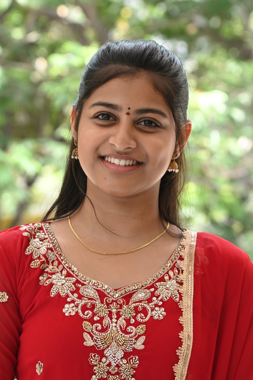 Ranu Bombai Ranu Song Fame Likhitha