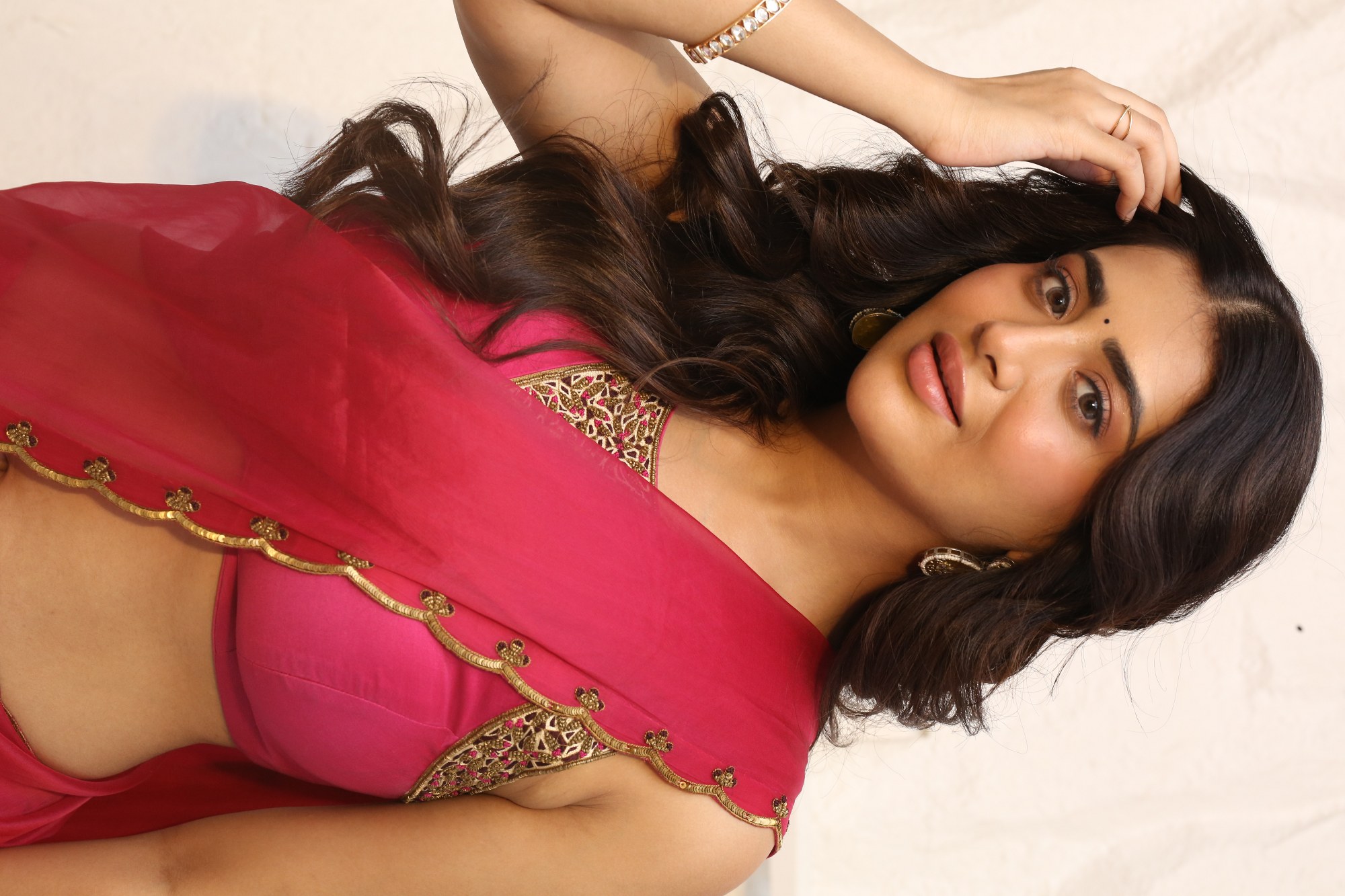 Rashi Singh stylish ethnic fashion