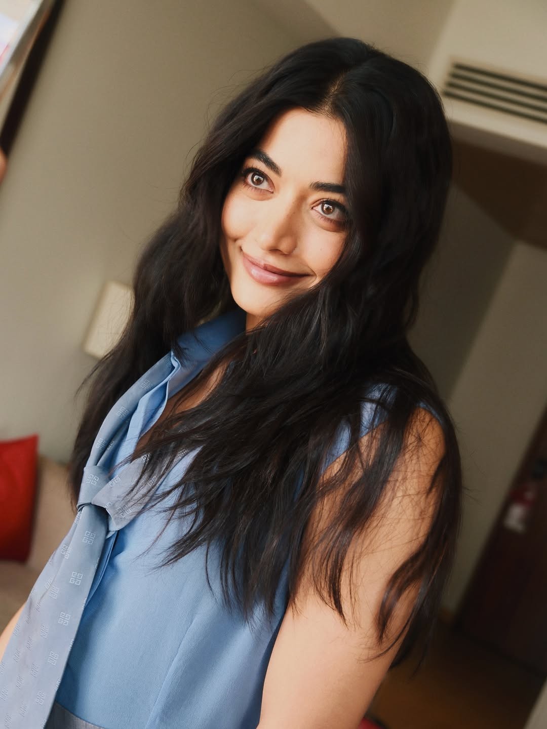 Rashmika Mandanna’s Latest Photos Take Social Media by Storm