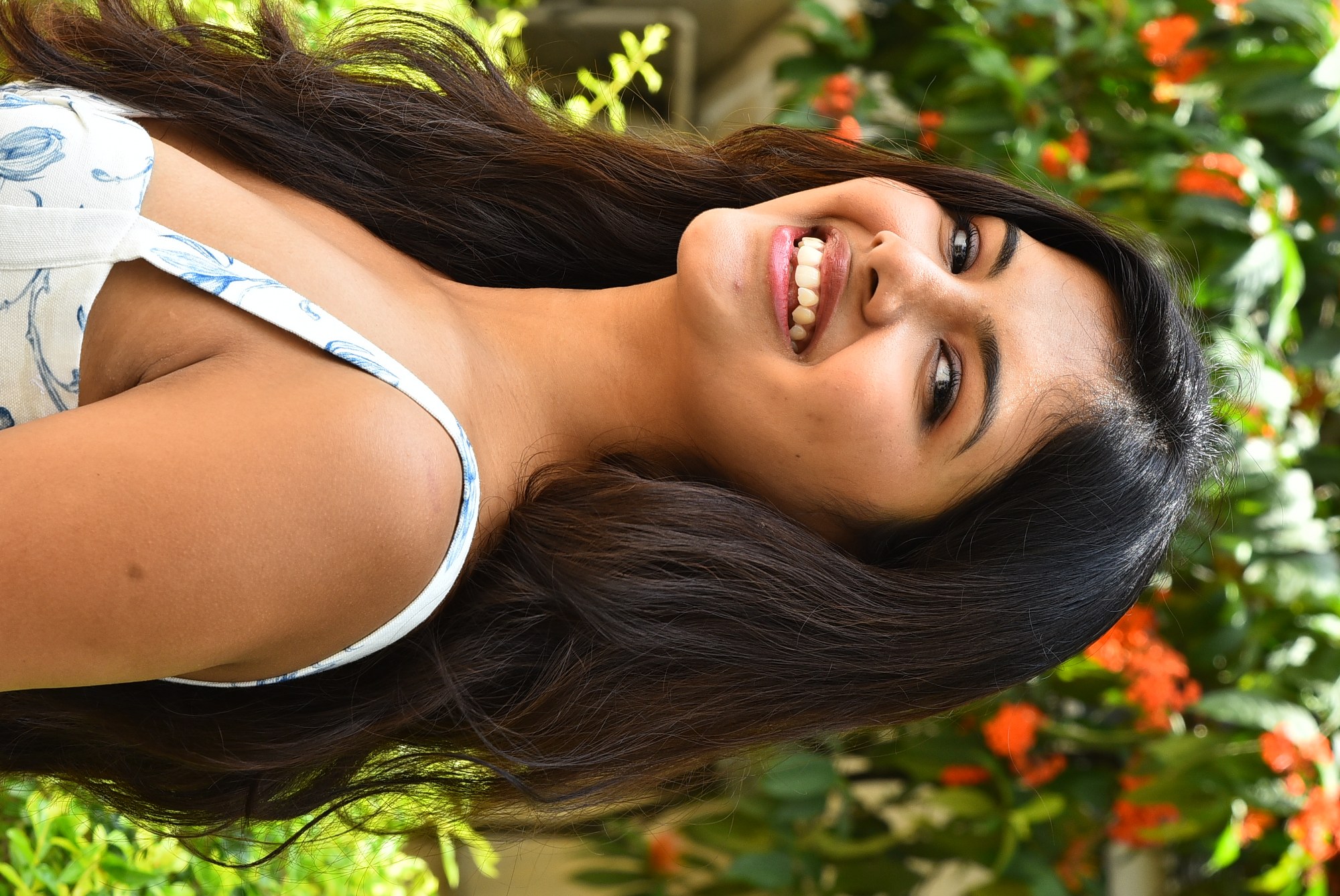 Roopa Srinivas smiling style