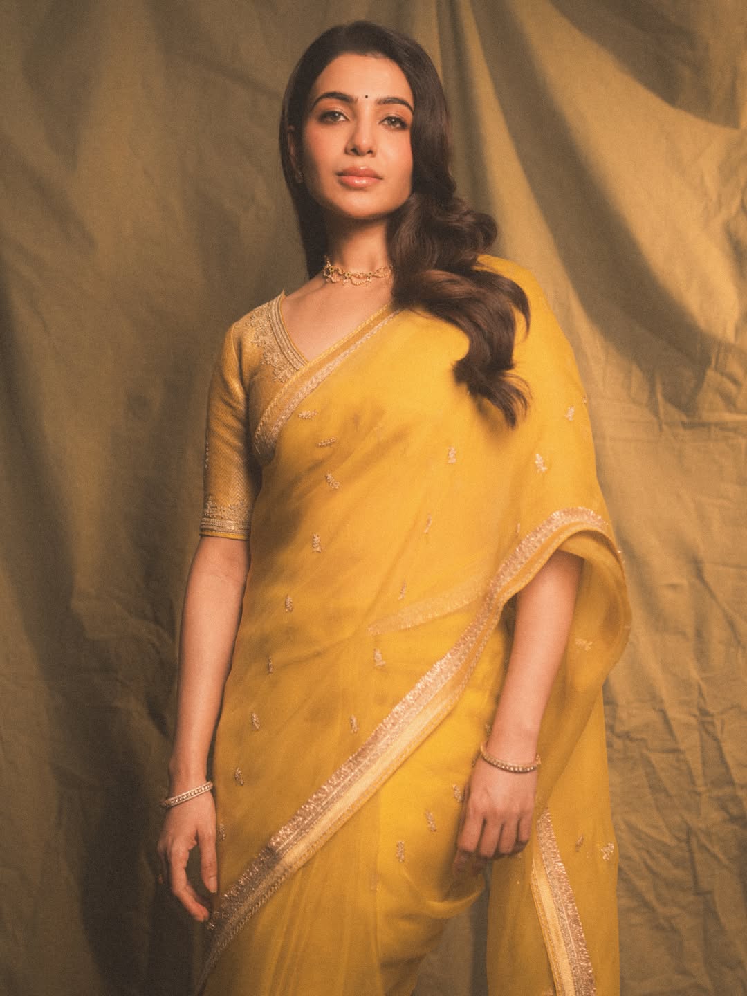 Highlights of the Elegant Yellow Saree Look