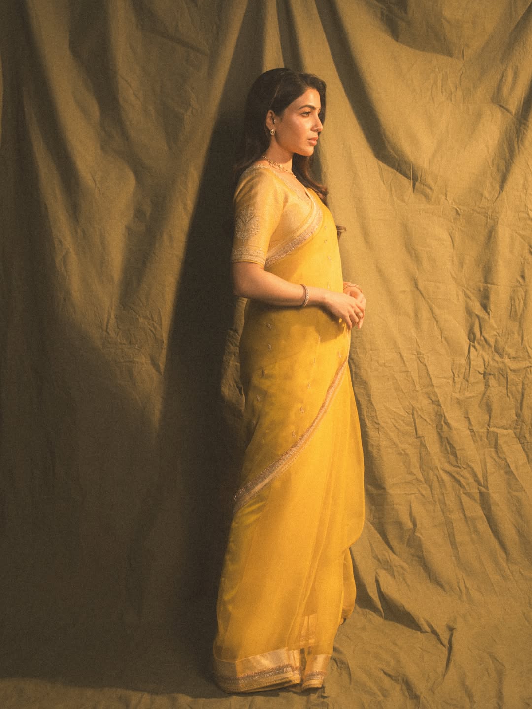 Samantha Ruth Prabhu elegant saree outfit