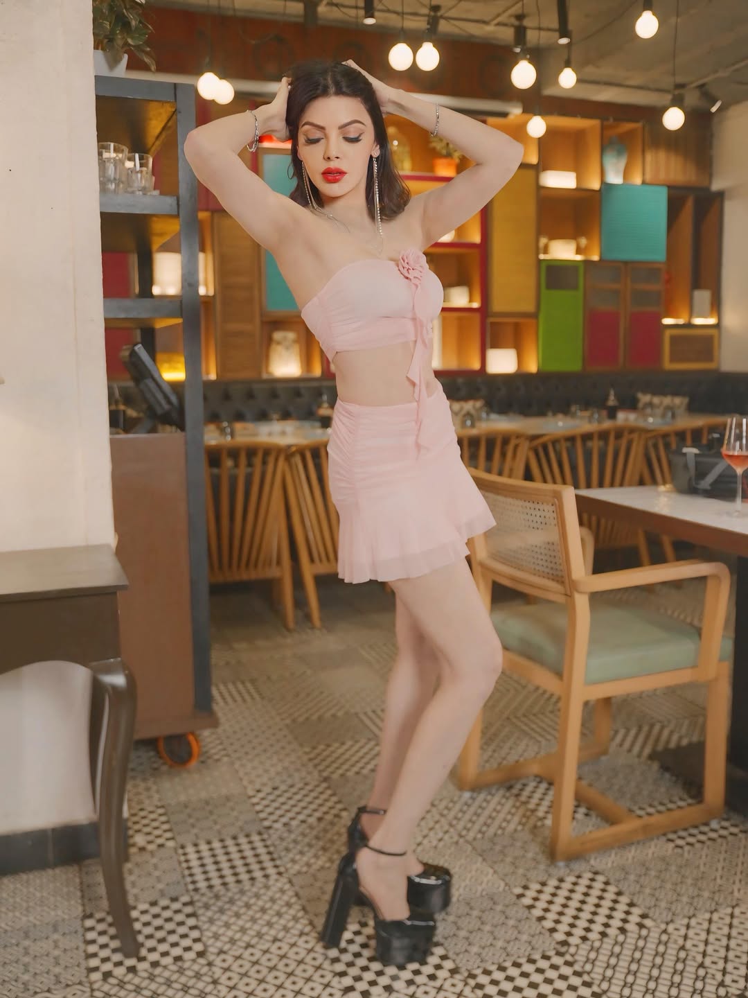 Where Soft Glam Meets Confidence
