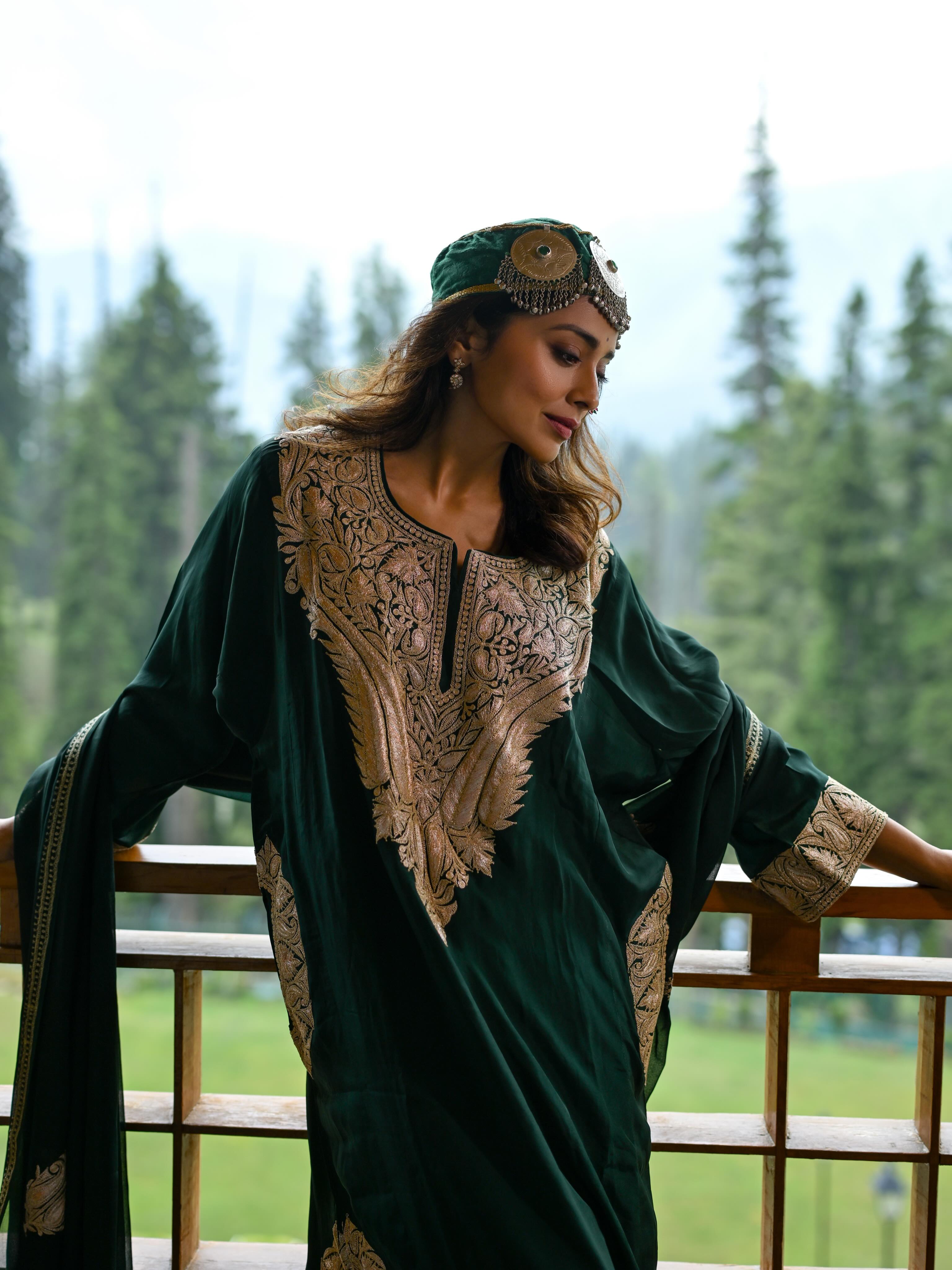 The Beauty of Kashmiri Pheran