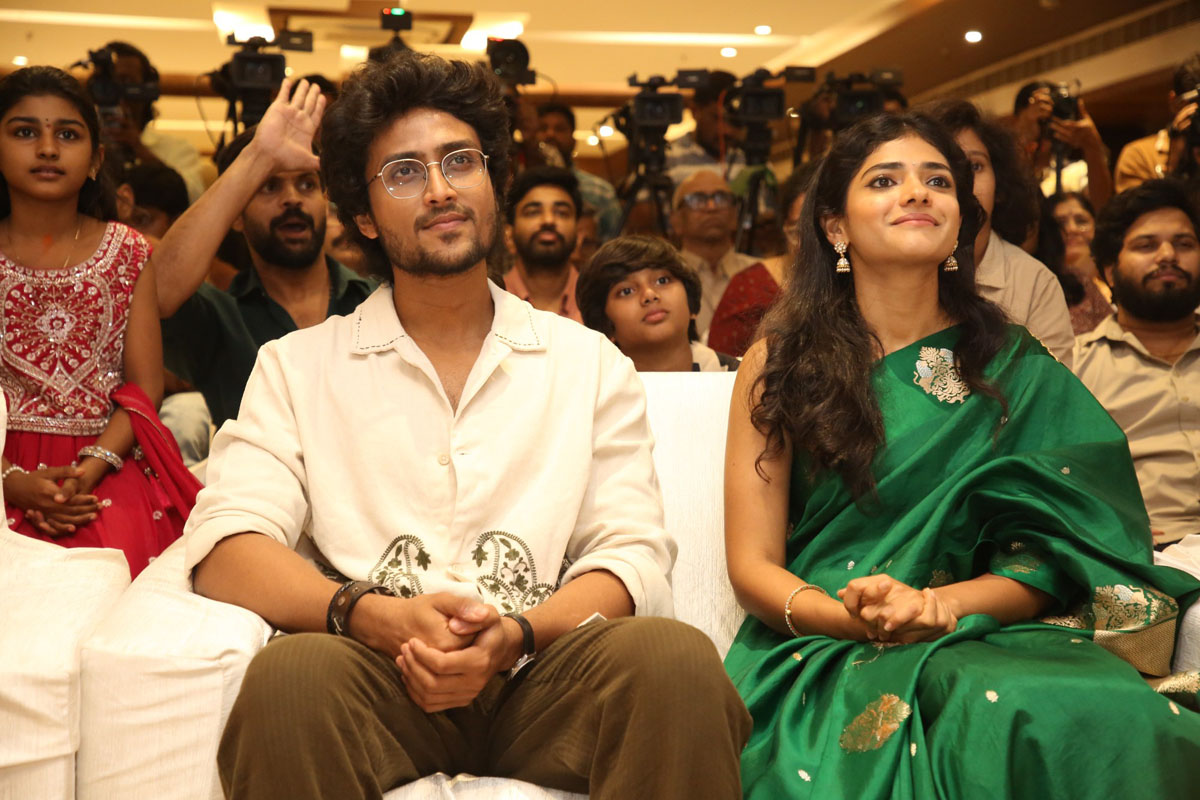 Ayaan and Ahilya Bamroo at Sing Geetham event