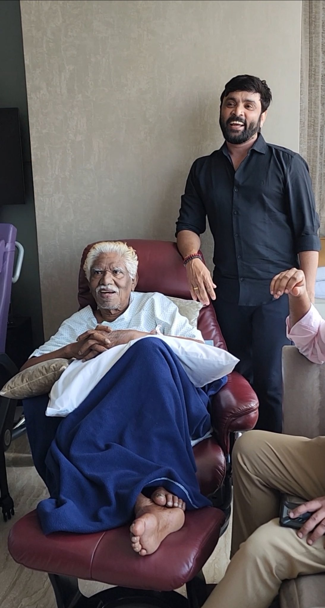 Snehan Shares Emotional Photos With Bharathiraja After the Director’s Demise