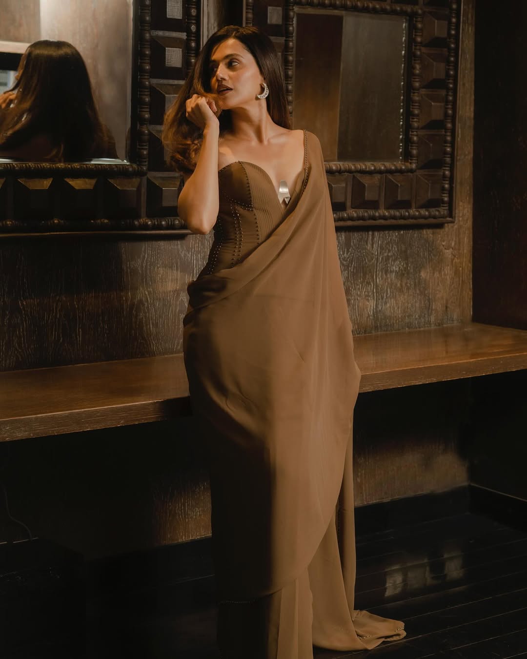 Contemporary Saree Perfection