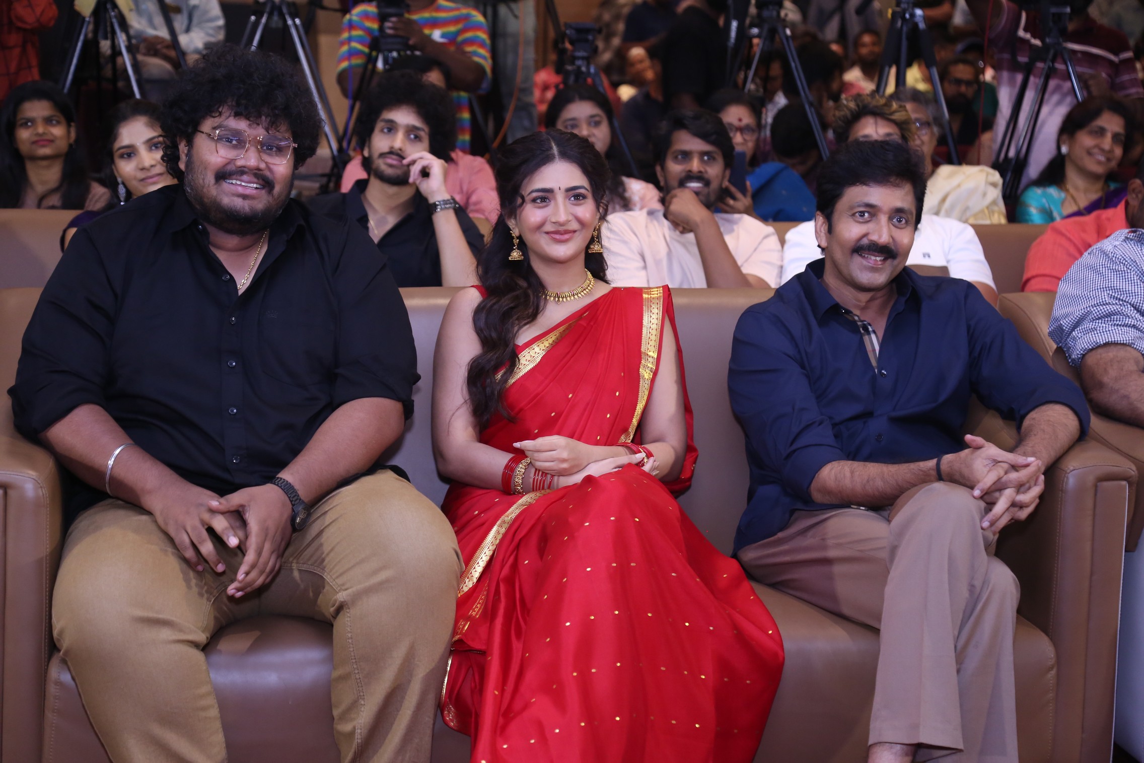 Transfer Trimurthulu team at pre-release event