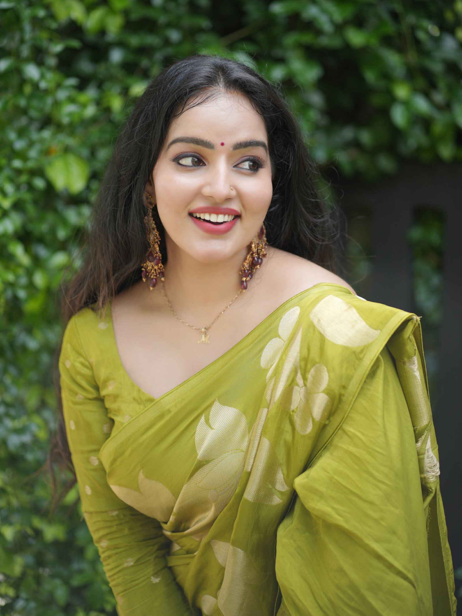 Malavika Menon traditional jewelry