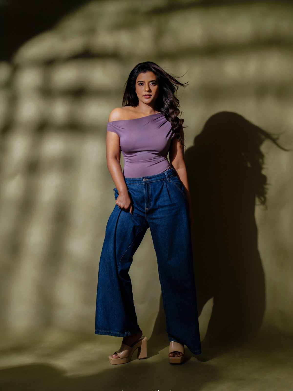 Actress Aishwarya Rajesh Shares Her Recent Stunning Photos Which Attracts Youths