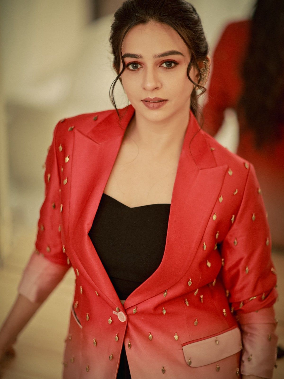 Actress Divya Ganesan Shares Her Very Beautiful Photos Which Attracts Fans