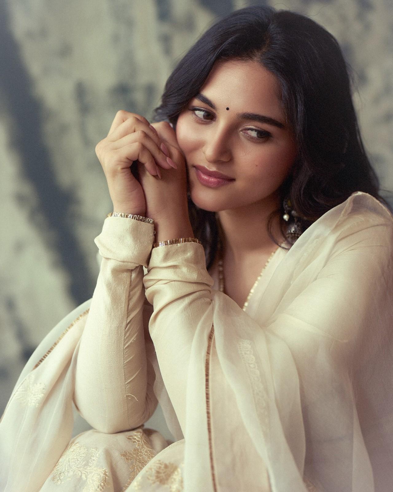 Actress Kayadu Lohar Shares Her Very Simple Beautiful Photos On Instagram Goes Trednding