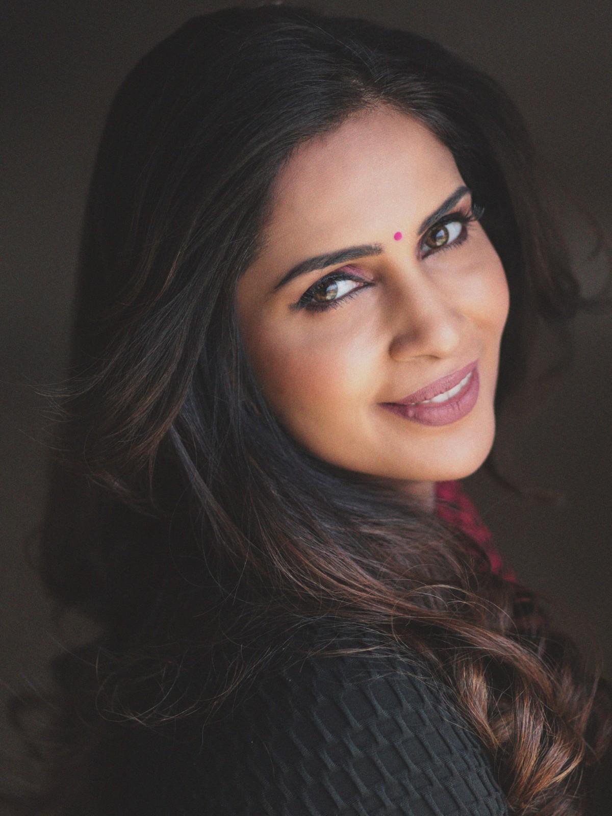 Actress Samyuktha Shanmughanathan Shares Her Lovely and Beautiful Photos