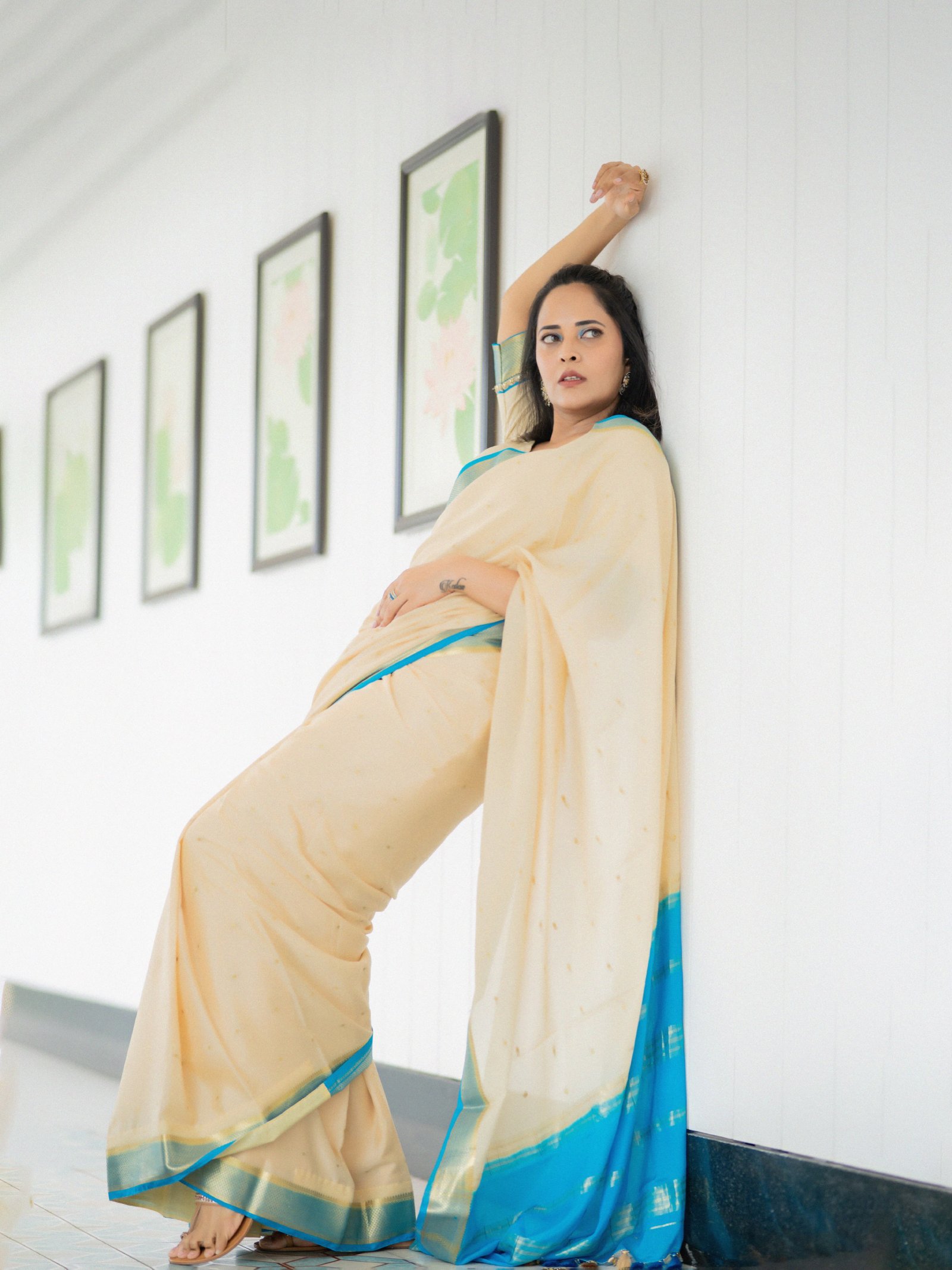 Anasuya Bharadwaj traditional Indian outfit