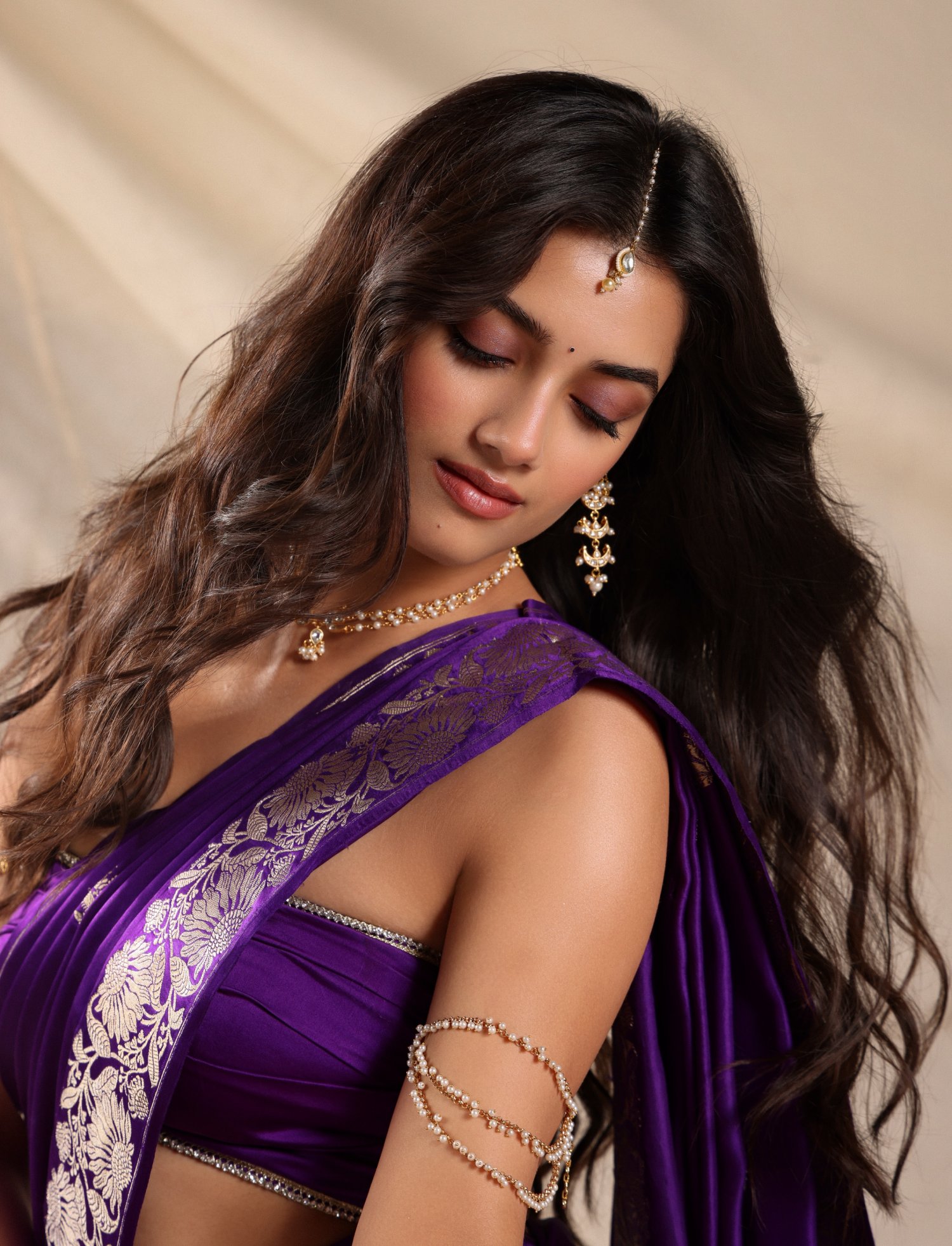 Bhagyashri Borse festive ethnic outfit
