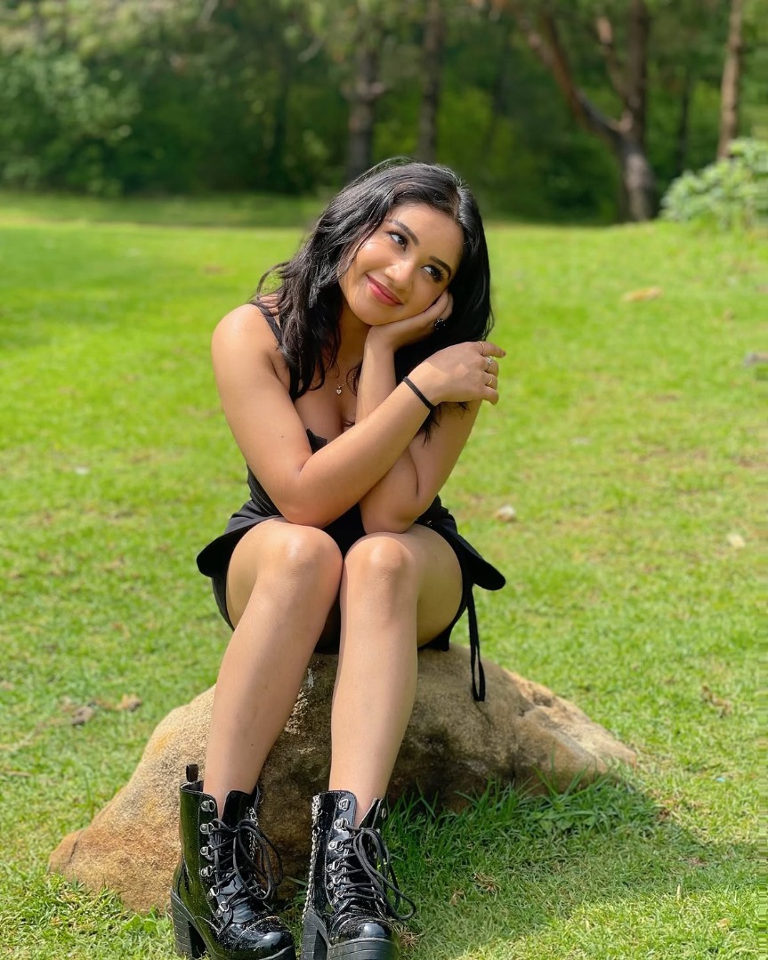 Raveena Daha workout stills