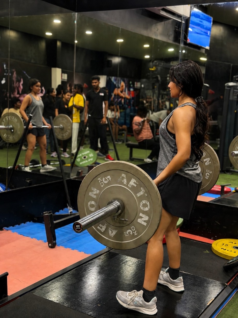 Raveena Daha workout stills