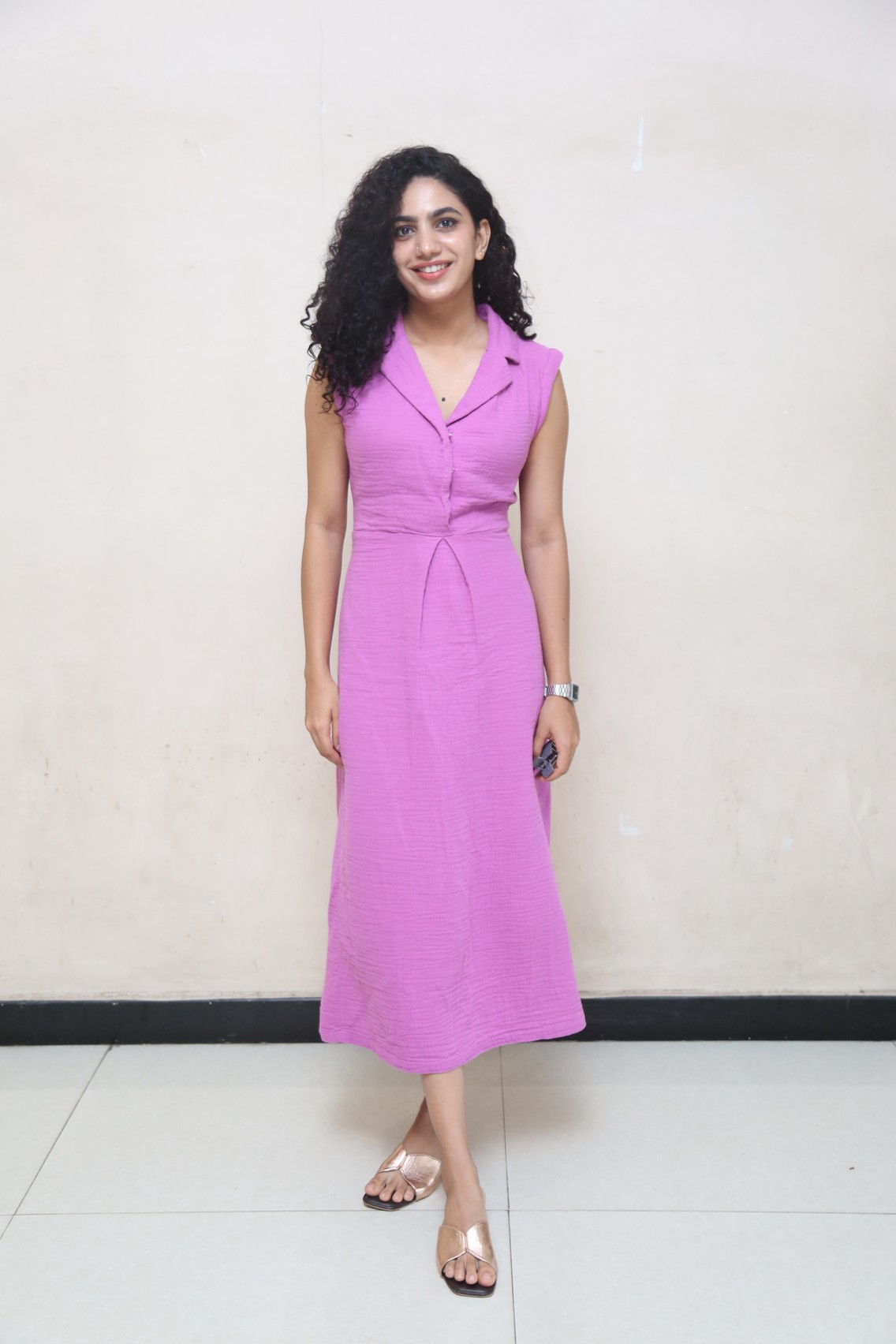 Deepa Thomas elegant contemporary outfit