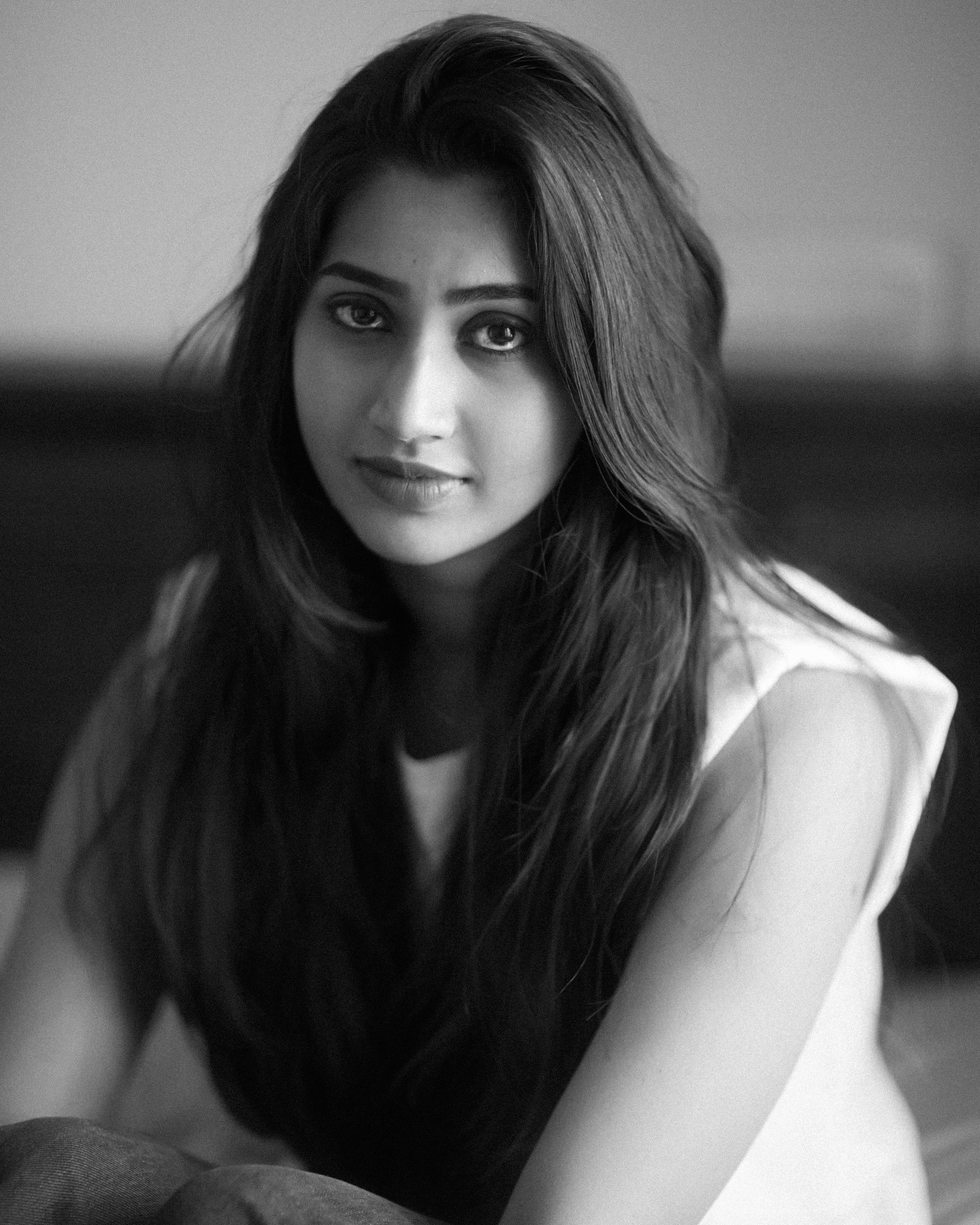 Gomathy Reddy stylish close-up portrait