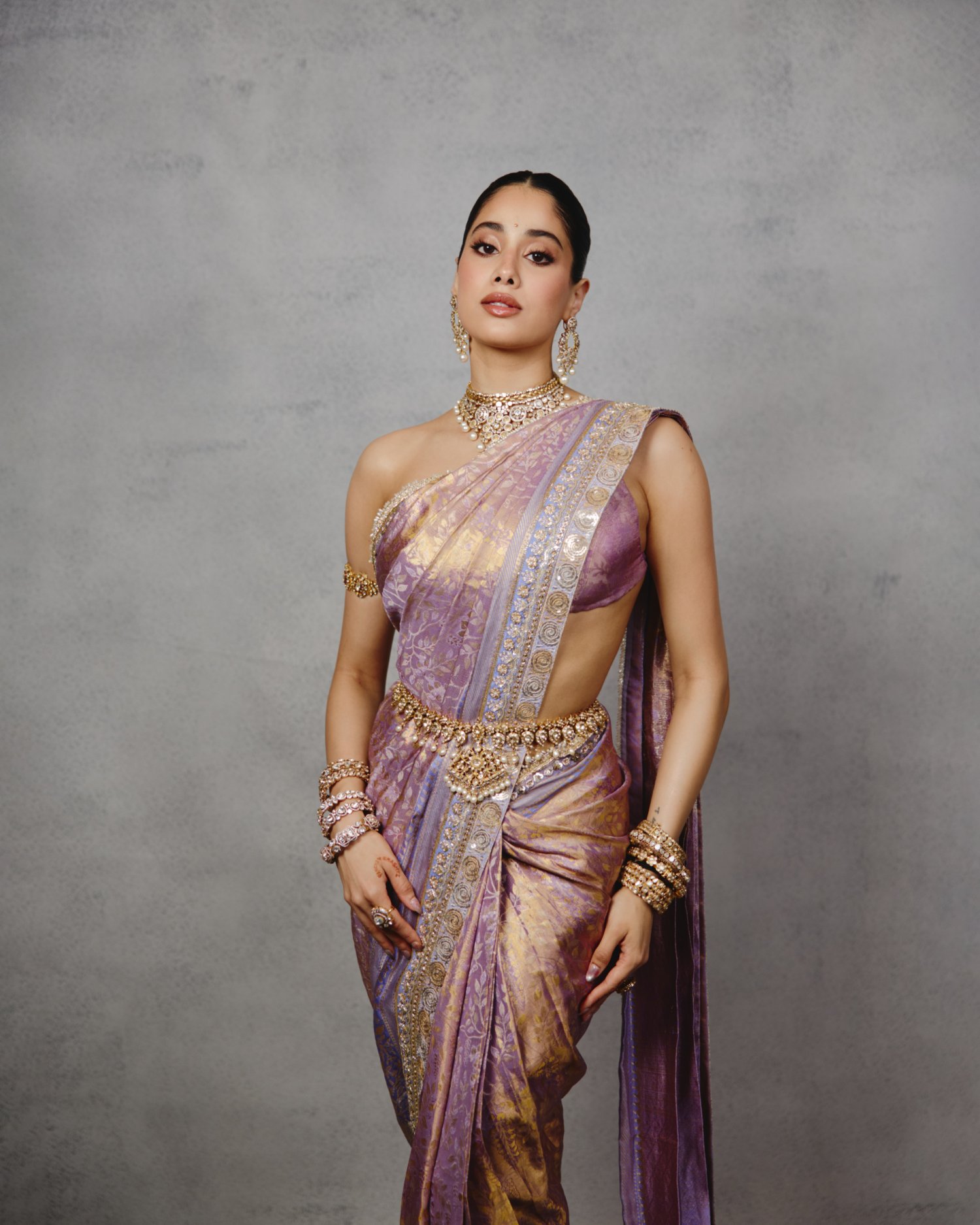 Janhvi Kapoor elegant ethnic appearance