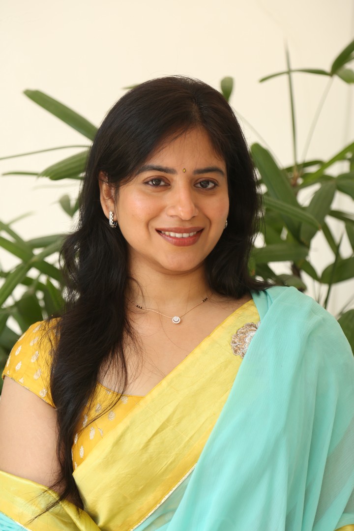 K Niharika Dasari wearing embroidered blouse