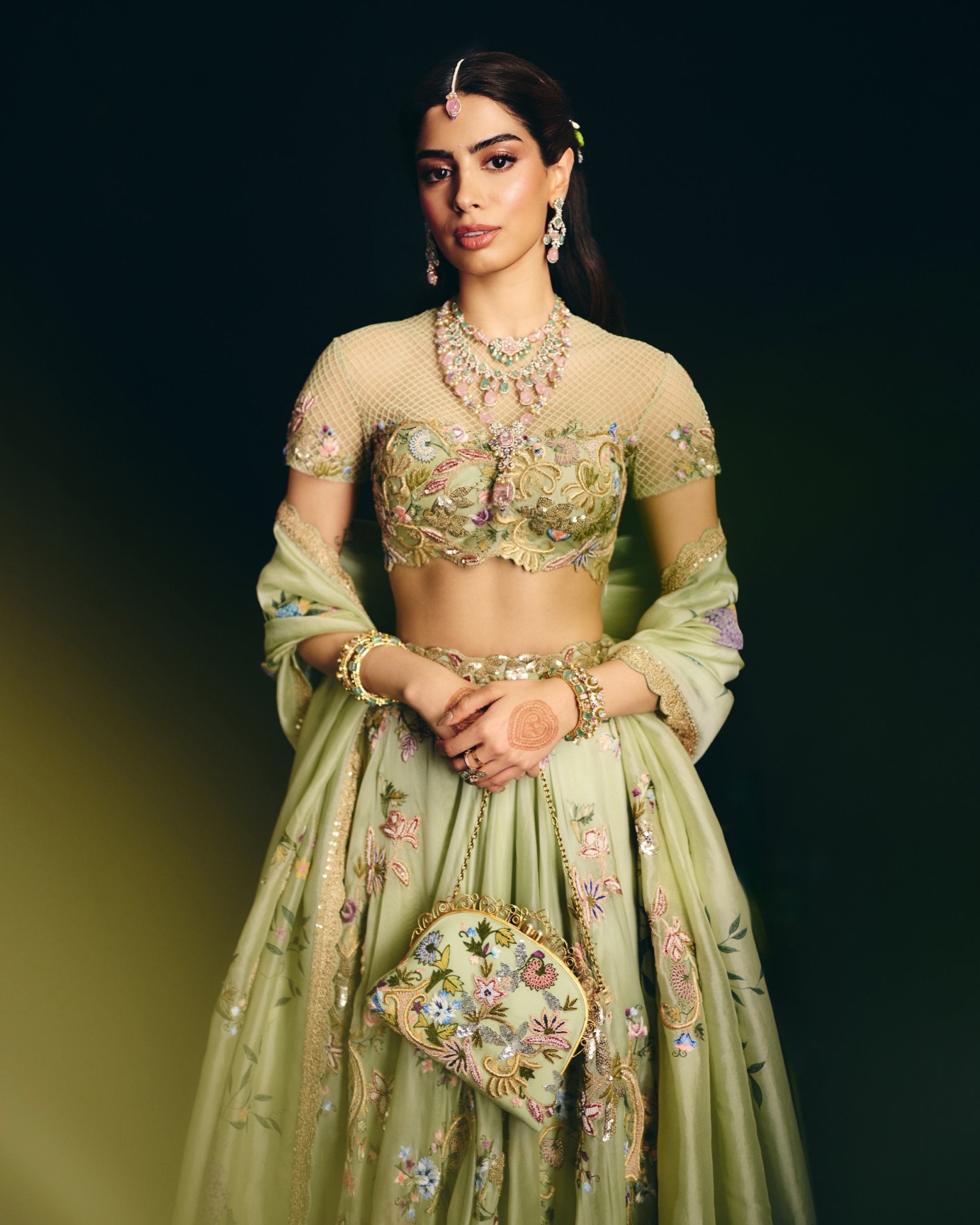 Why Fans Love This Elegant Appearance