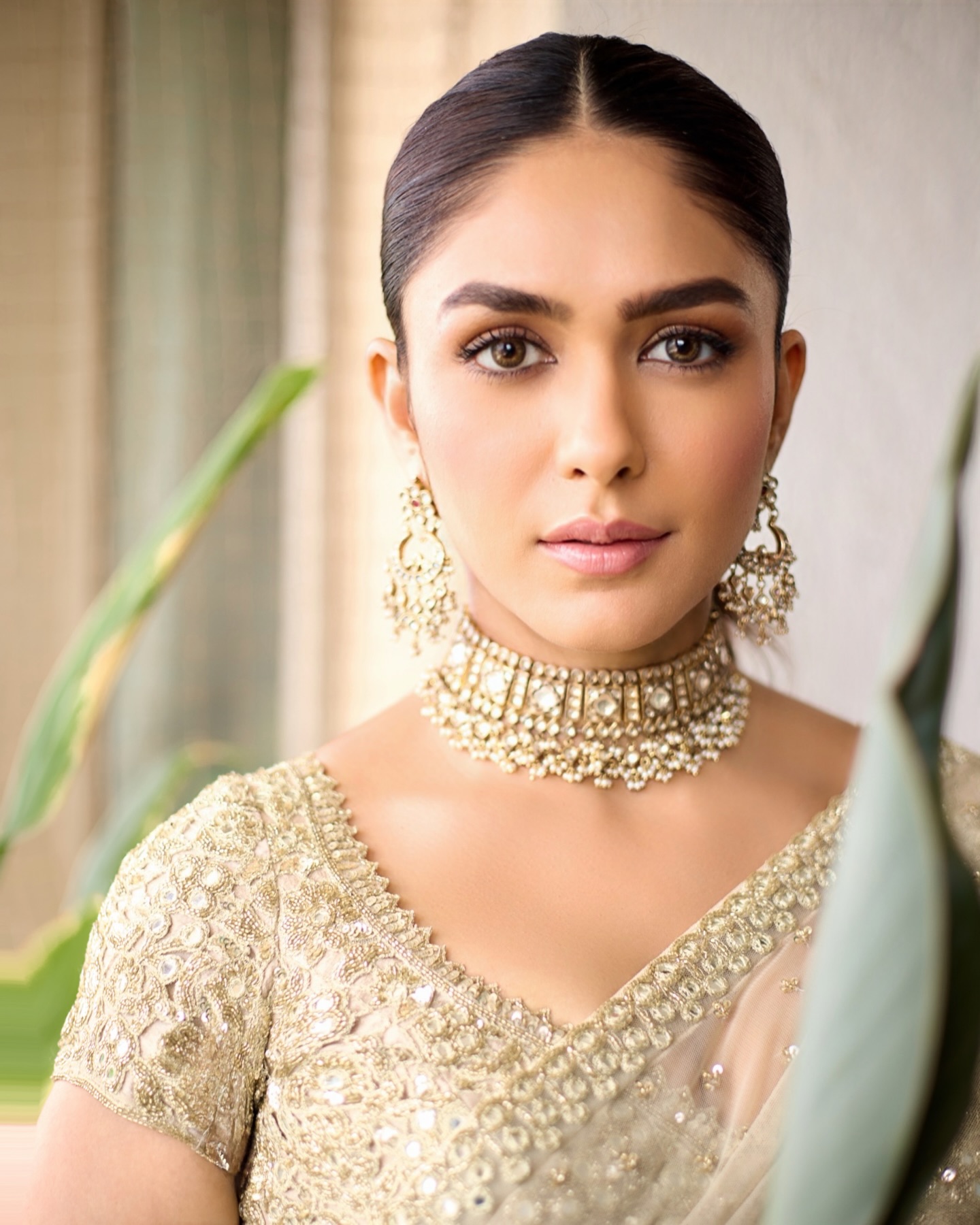 Mrunal Thakur regal saree fashion