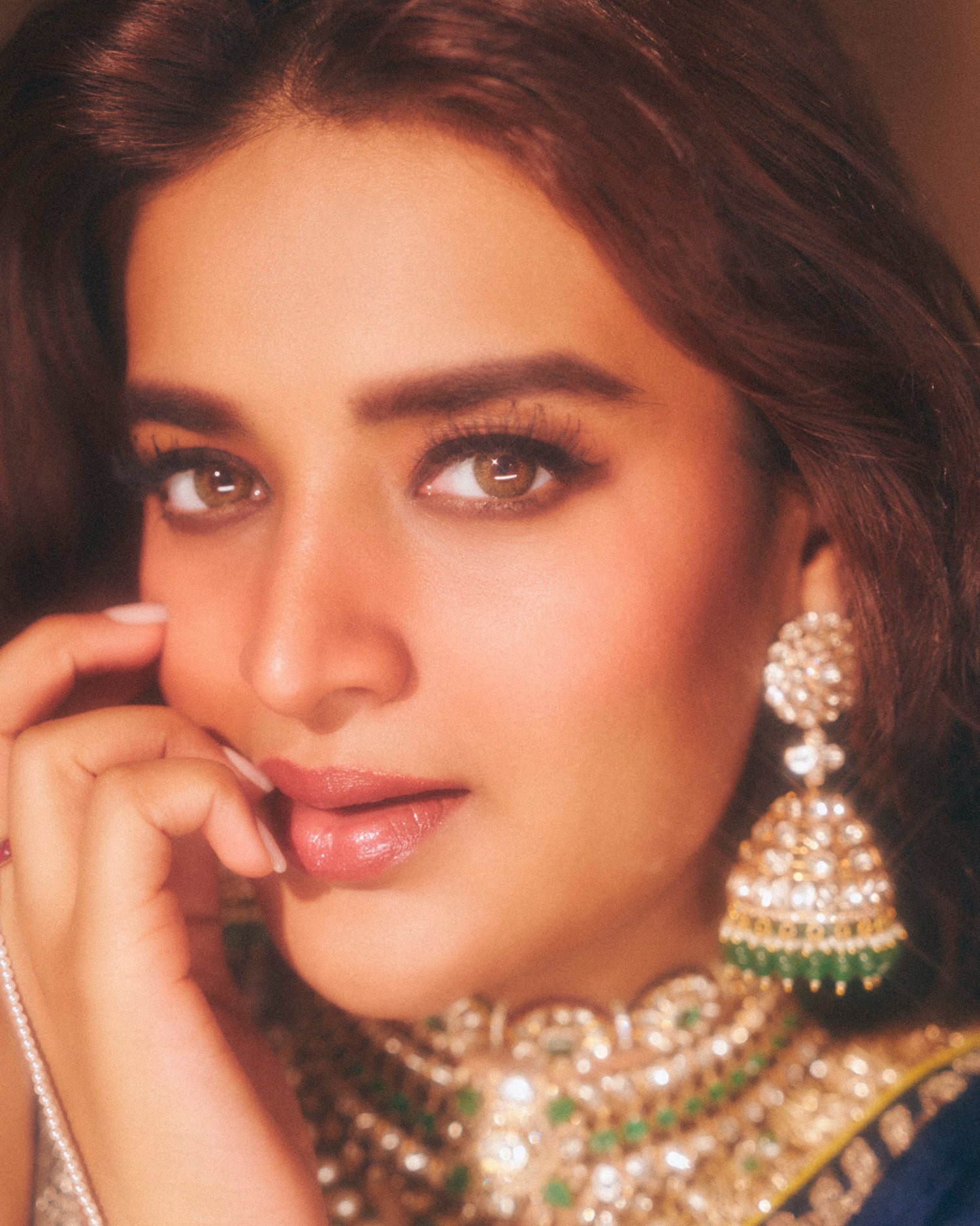 Social Media Loves Her Regal Fashion Statement