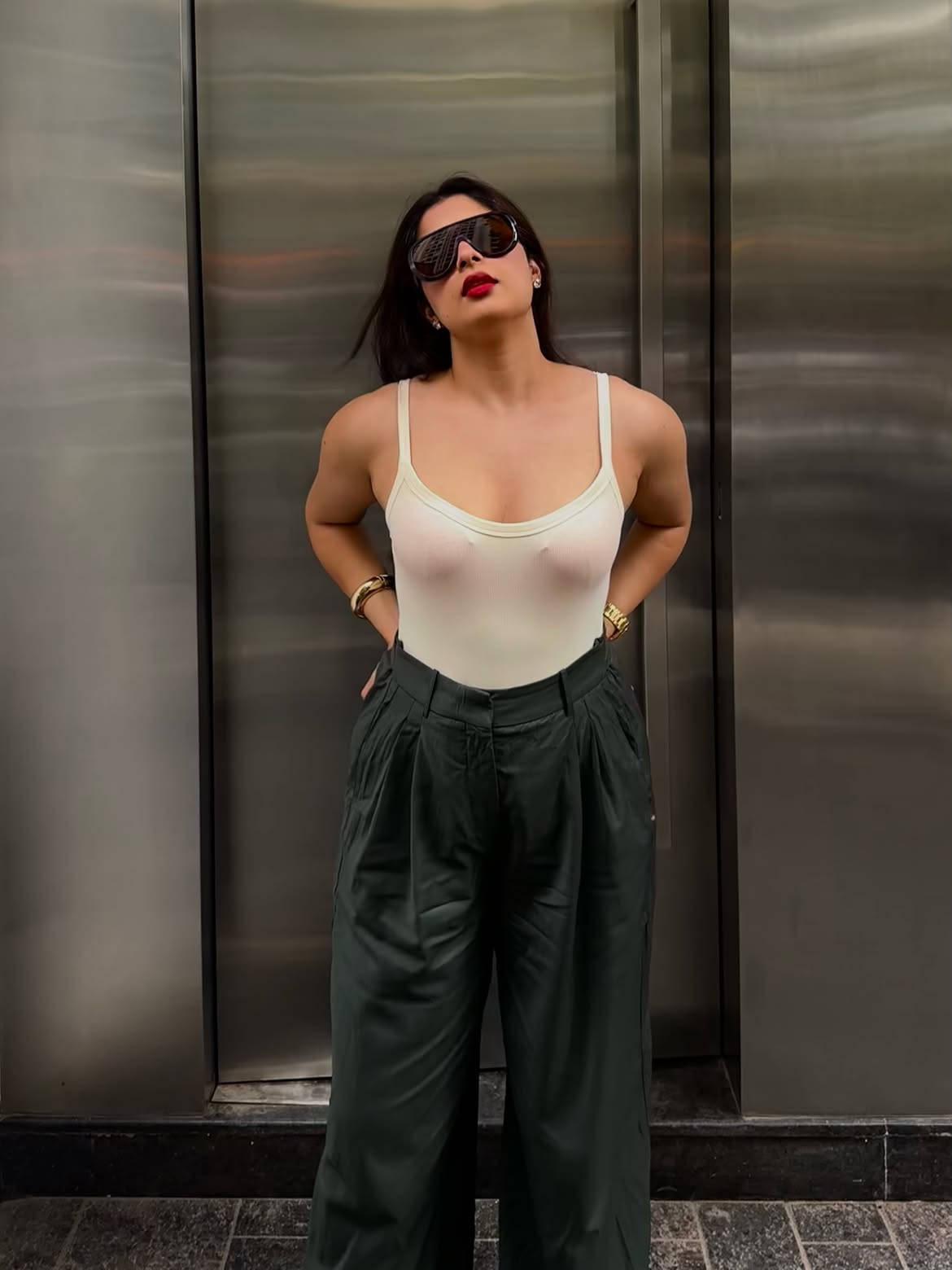 Nikita Sharma back open dress pics