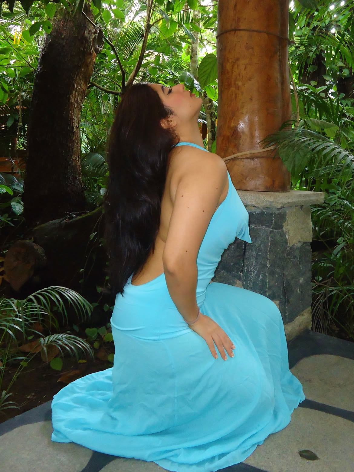 Nikita Sharma back open dress pics