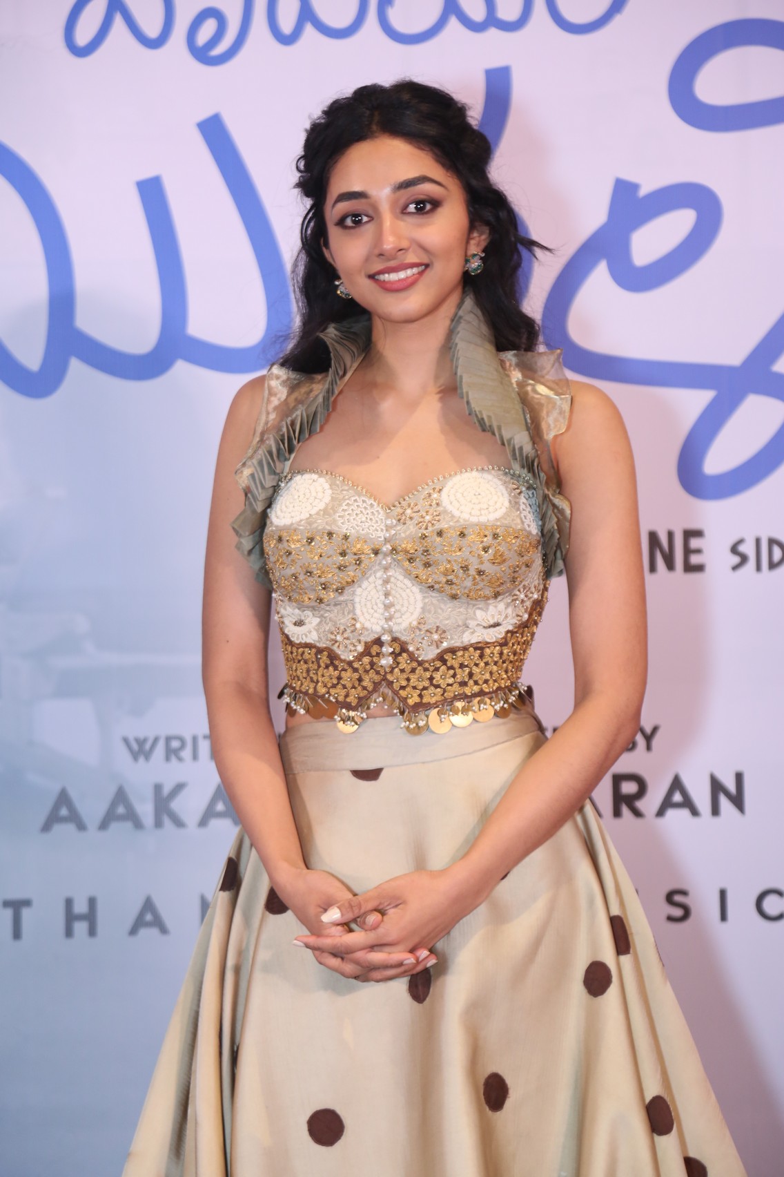 Preity Mukhundhan embroidered outfit look