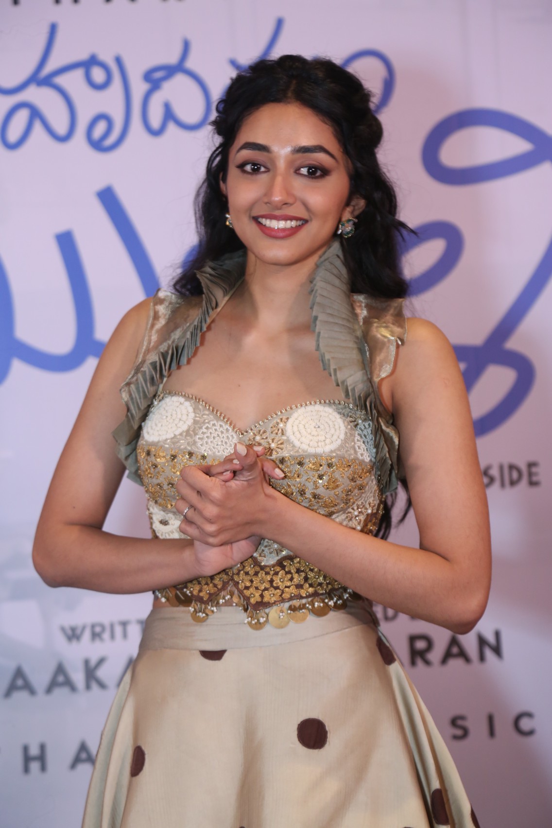 Preity Mukhundhan ethnic fusion style