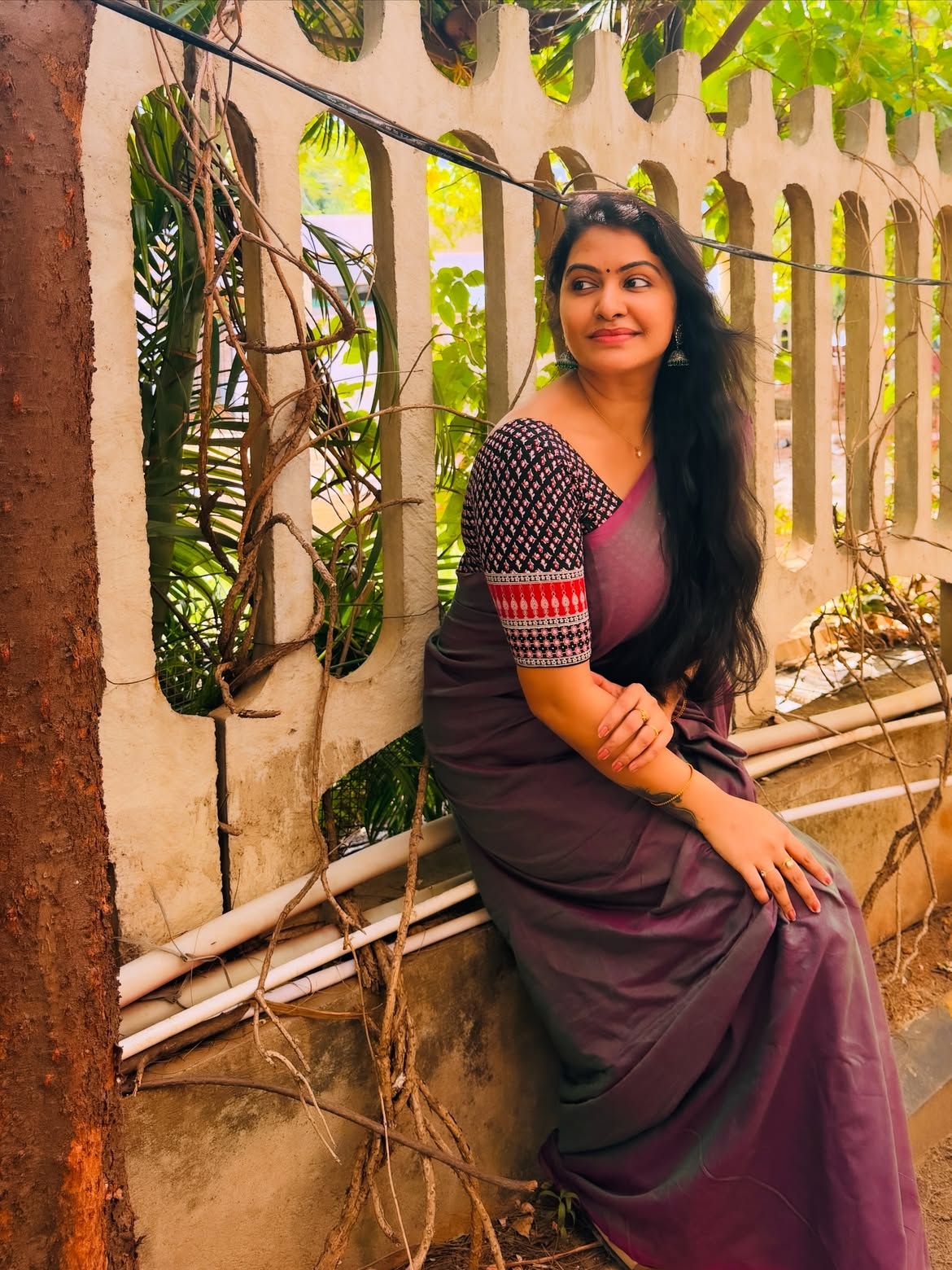 Rachitha Mahalakshmi's Latest Saree Photos Go Viral on Social Media
