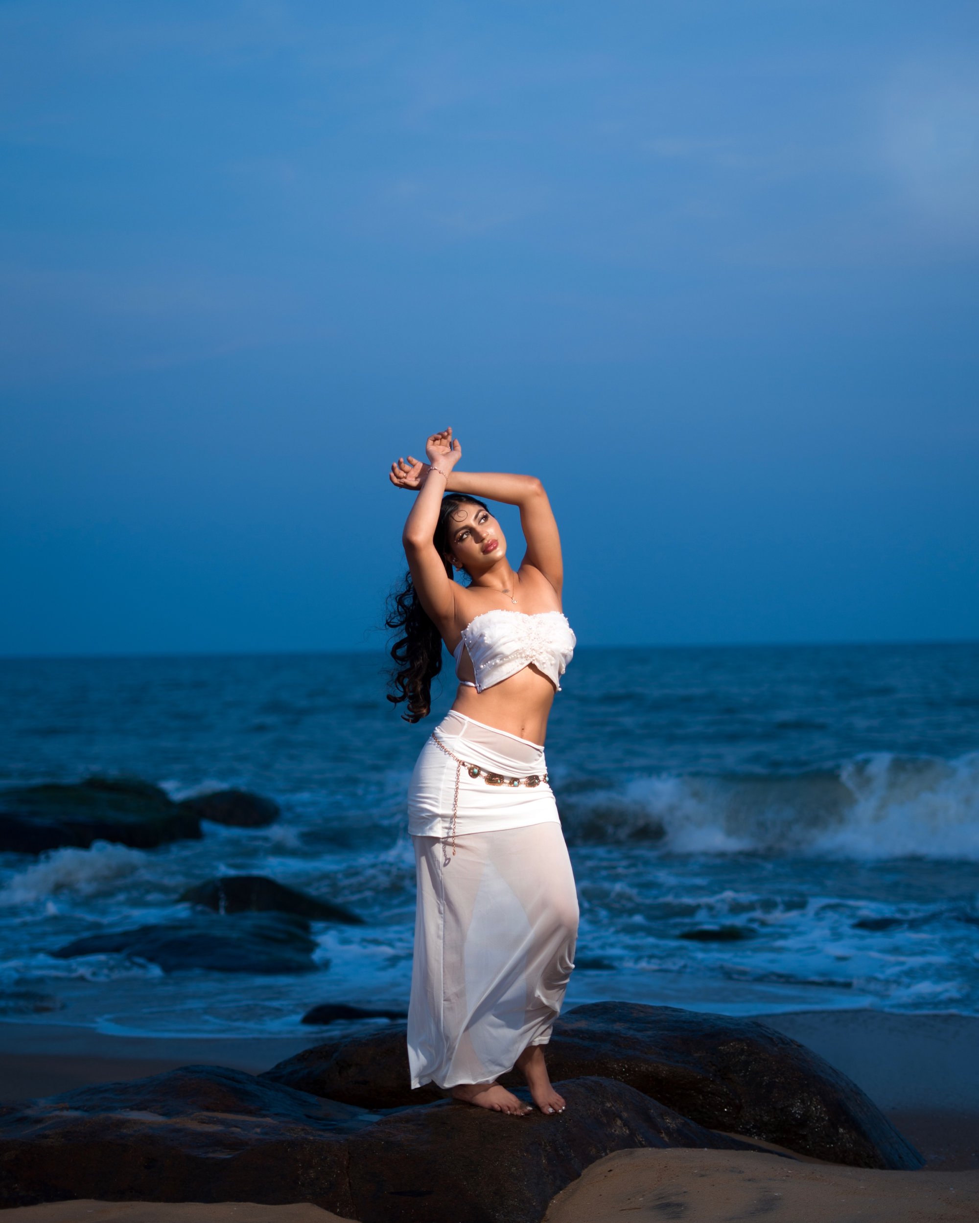 Beachside Glamour Meets Contemporary Elegance