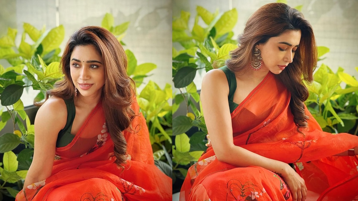 மகளிர் தினம் அதுவுமா ஆர்த்தி ரவி ஸ்பெஷல்.. யப்பா வேற லெவலில் இருக்காங்க.. சிம்ப்பிள் புடவையில் சிதற விட்டுட்டாங்க