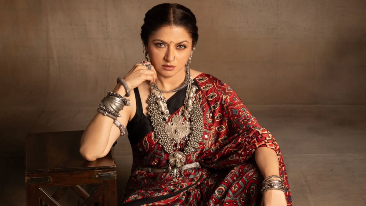 Bhagyashree’s Regal Saree Look Wins Hearts as Actress Shares Powerful “Huzur” Note