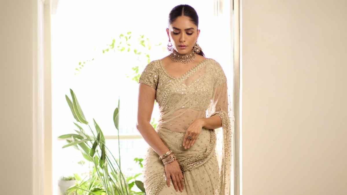 Mrunal Thakur Turns Modern Maharani in Luxurious Saree, Internet Loves Her Timeless Style