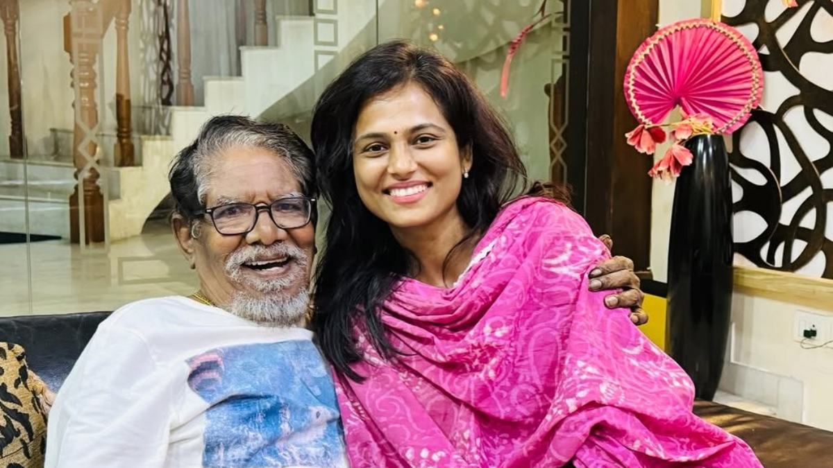 ரம்யா பாண்டியனோடு செம மகிழ்ச்சியாக இருந்த பாரதிராஜா.. இரண்டு பேரும் சூப்பர் க்யூட்