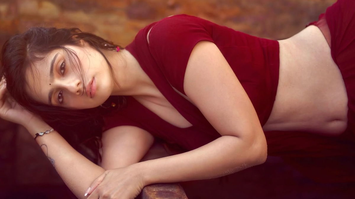 Rose Sardana Turns Up The Glam Quotient In Bold Maroon Drapes And Beachside Elegance