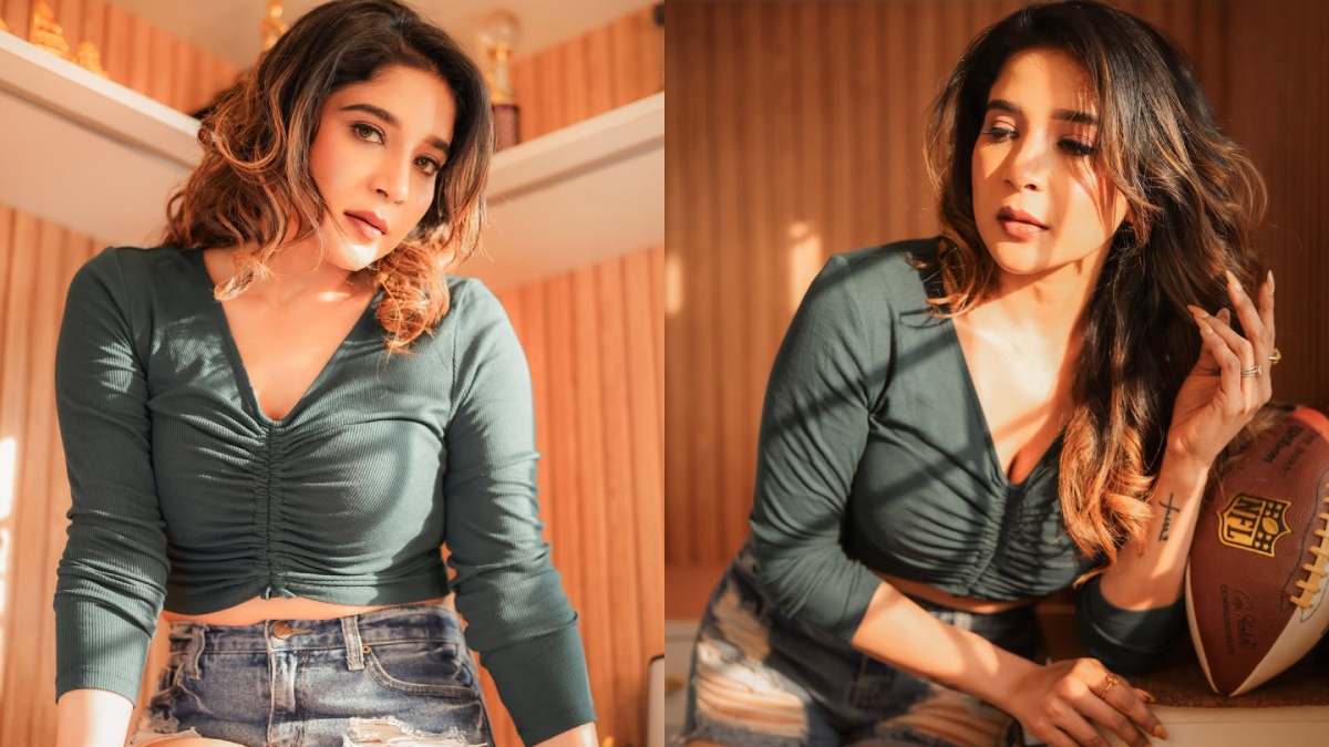 Sakshi Agarwal’s Glamorous Green Top Look Wins Hearts Across Social Media