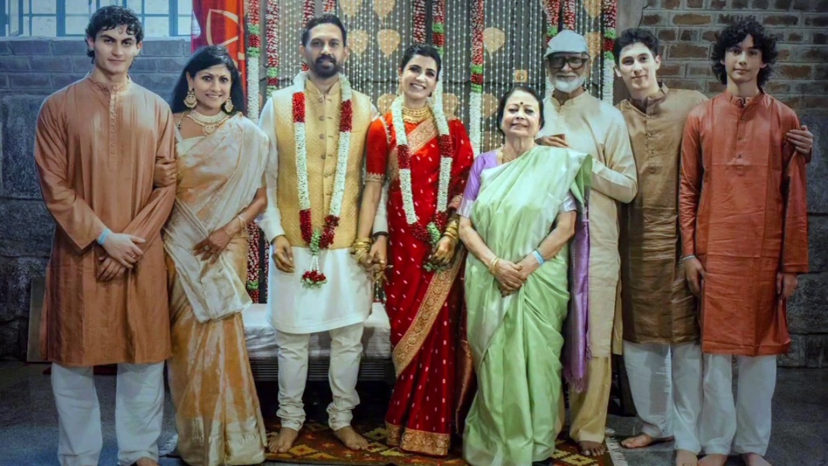 Samantha Ruth Prabhu Stuns in Traditional Red Banarasi Wedding Saree ...