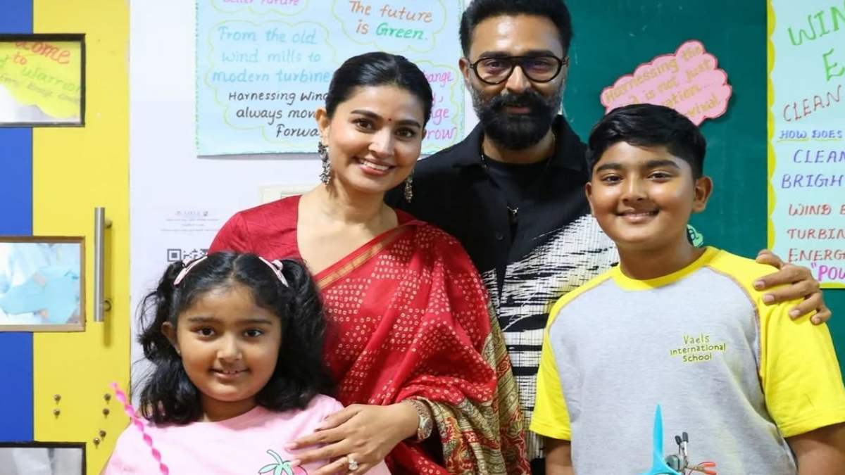 சினேகா மகன் பள்ளியில் அறிவியல் கண்காட்சி.. புதல்வன் எப்படி விளக்குகிறார் பாருங்க.. அப்பாவும், அம்மாவும் செம ஹேப்பி
