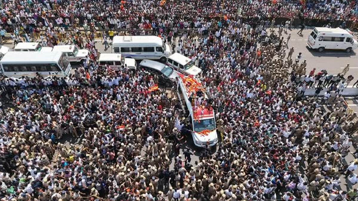 திருவள்ளூரே திணறியது.. விஜய்யை காண குவிந்த மக்கள் கூட்டம்.. செம போட்டோஸ்!