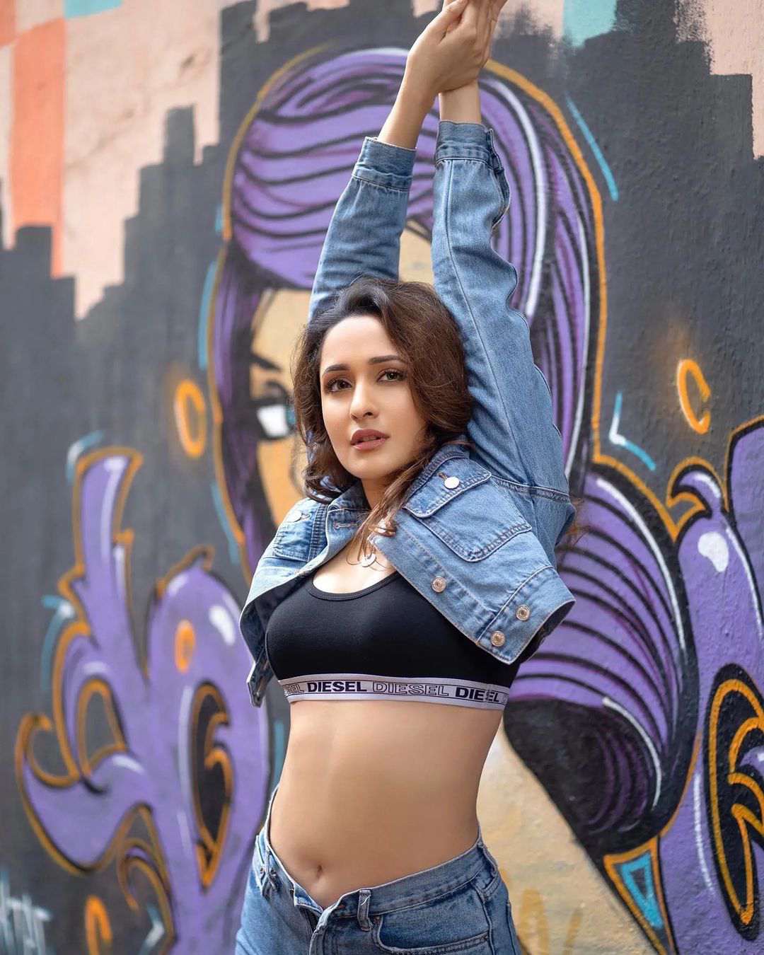 pragya jaiswal