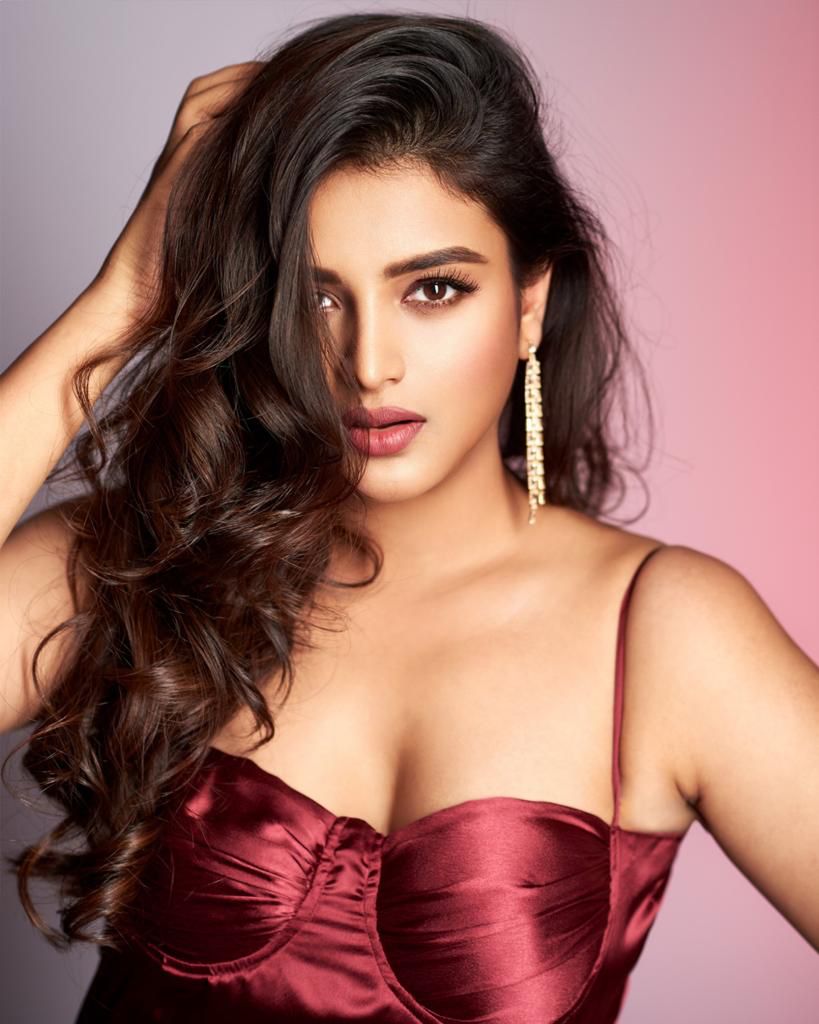 nidhhi